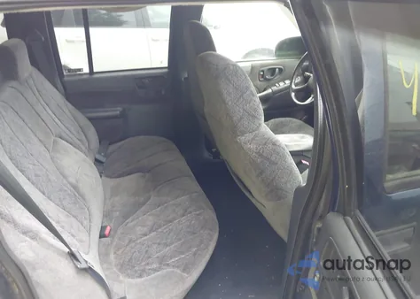 2002 Chevrolet S-10 Ls from USA, damaged, VIN 1GCDT13W62K220569